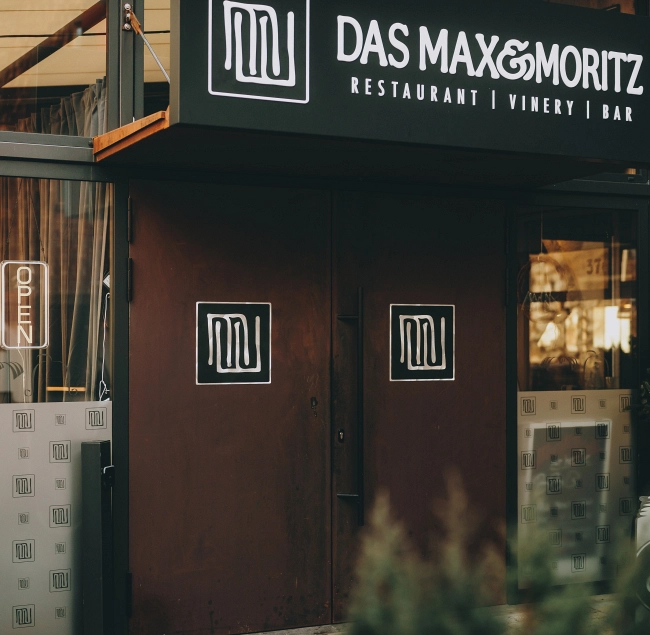 Eingang des Restaurants Das Max & Moritz